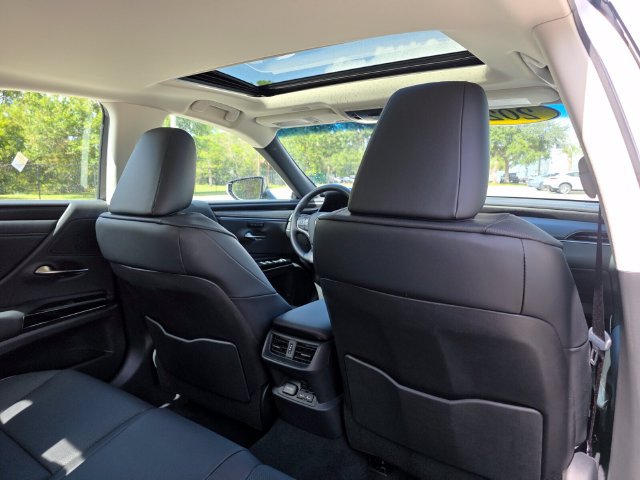 Used 2025 Lexus ES 350 w/ Premium Package FWD image 12