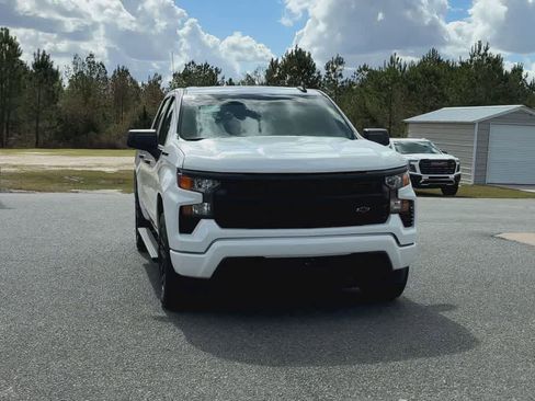 Used 2024 Chevrolet Silverado 1500 Custom image 3