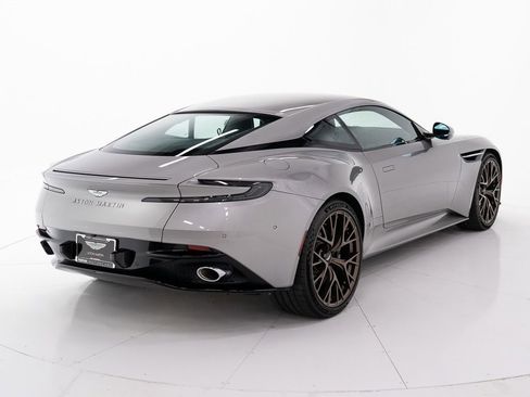 Used 2026 Aston Martin DB12 Coupe RWD image 5