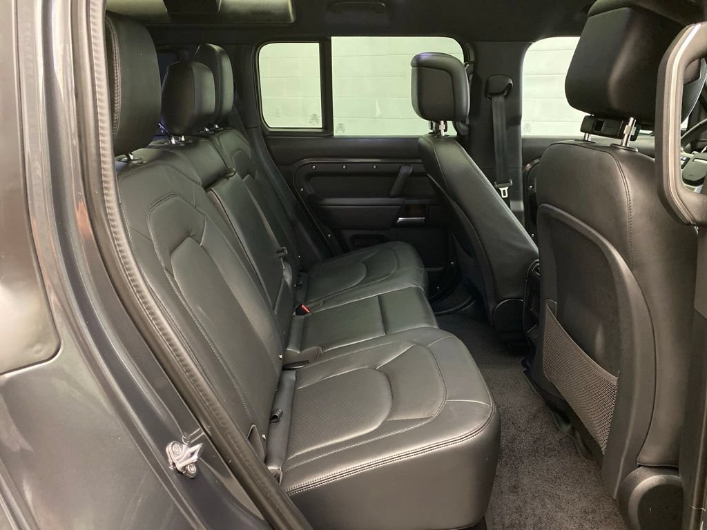 Used 2025 Land Rover Defender 110 X-Dynamic SE AWD/4WD image 23