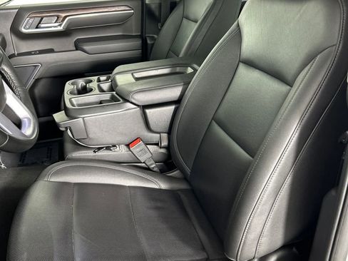 Used 2025 GMC Sierra 1500 SLT image 14
