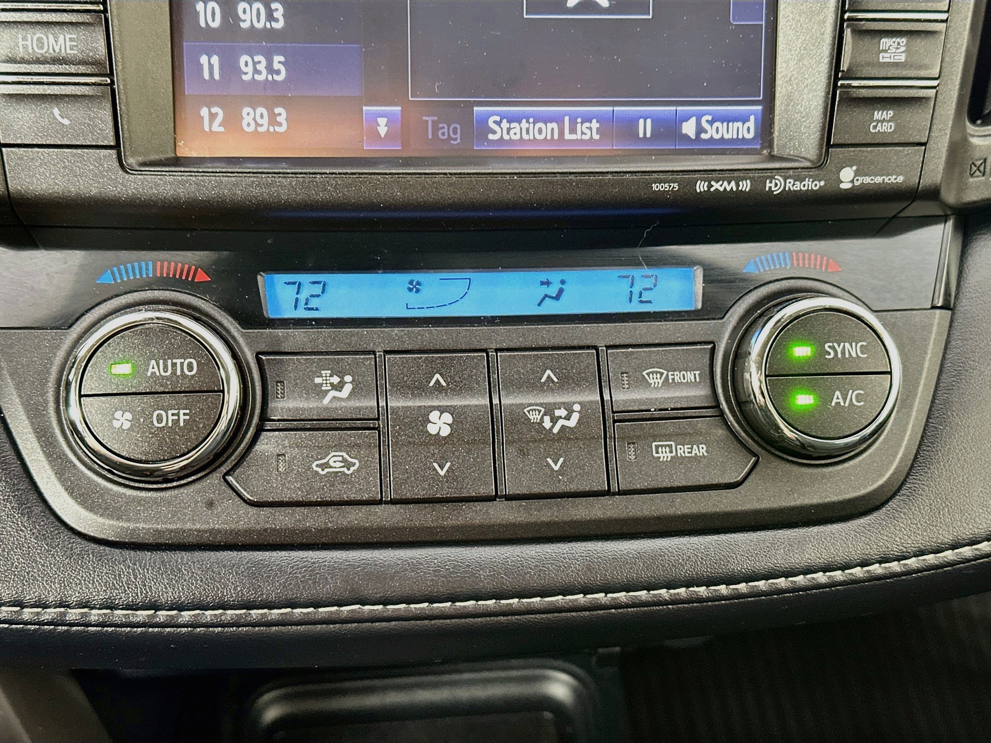 Used 2018 Toyota RAV4 XLE AWD/4WD image 15