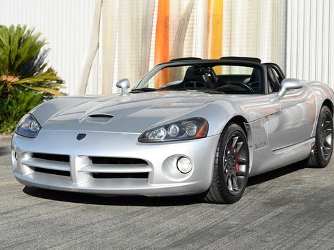 Used 2004 Dodge Viper SRT-10 RWD image 1