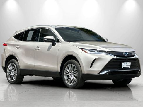 Used 2022 Toyota Venza Limited w/ Advanced Technology Package AWD/4WD image 9