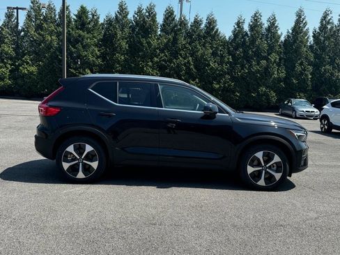 New 2025 Volvo XC40 B5 Core w/ Protection Package Premier image 8