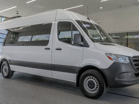 Used 2025 Mercedes-Benz Sprinter 2500 image 12