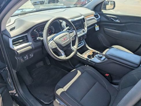 Used 2023 GMC Acadia SLE FWD image 12