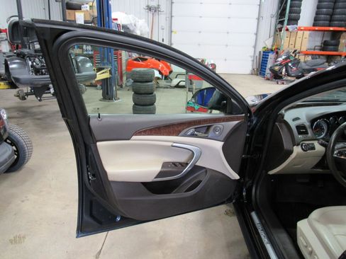 Used 2012 Buick Regal Premium image 13