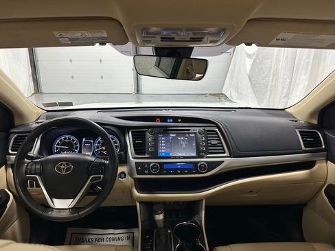 Used 2019 Toyota Highlander XLE AWD/4WD image 37