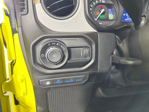 Used 2024 Jeep Wrangler Unlimited image 19