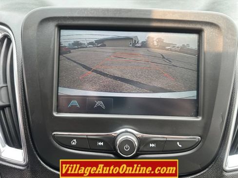 Used 2016 Chevrolet Malibu LT FWD image 17