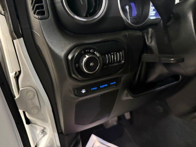 Used 2022 Jeep Wrangler Unlimited Sahara AWD/4WD image 44