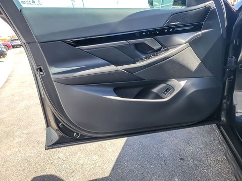 Used 2024 BMW 530i xDrive w/ M Sport Package image 15