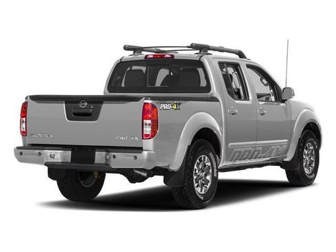 Used 2018 Nissan Frontier PRO-4X AWD/4WD image 2