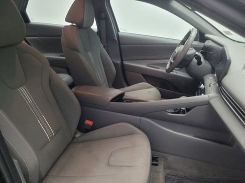 Used 2023 Hyundai Elantra SEL w/ Convenience Package FWD image 21