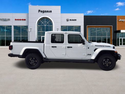 New 2026 Jeep Gladiator Sport AWD/4WD image 7