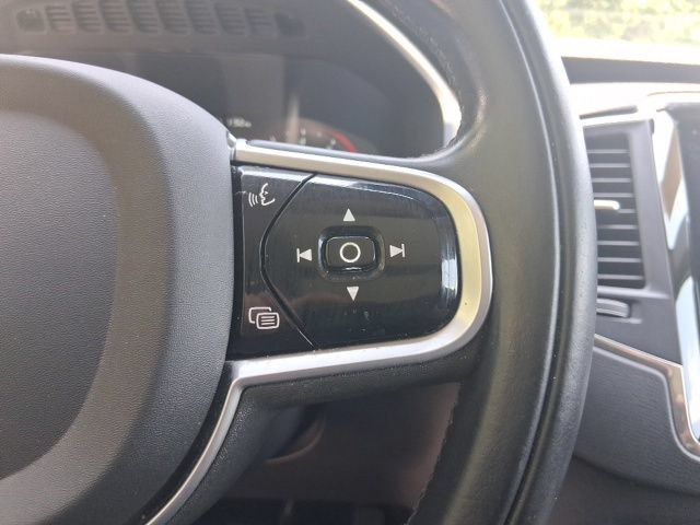 Used 2020 Volvo XC90 T5 Momentum w/ Protection Package AWD/4WD image 17
