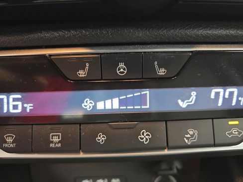 Used 2023 Nissan Sentra SR w/ SR Premium Package FWD image 35