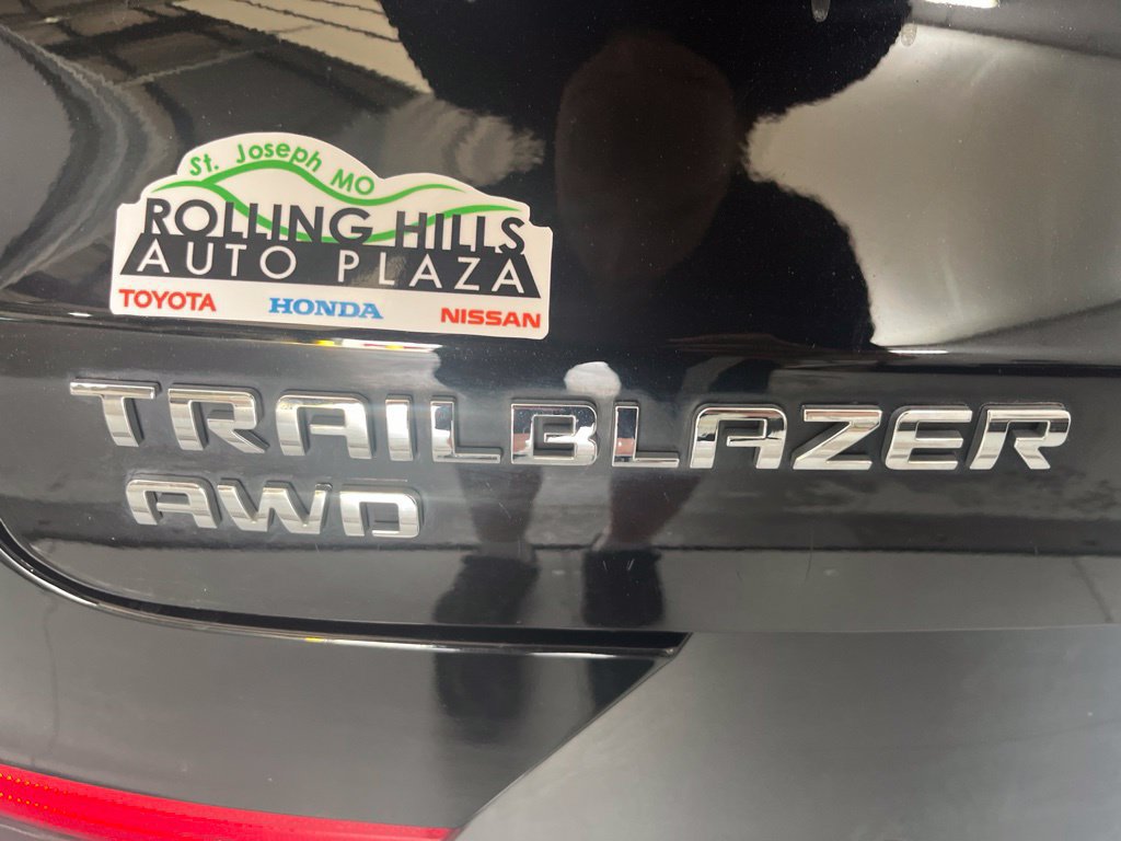 Used 2021 Chevrolet TrailBlazer LT w/ Premium Seating Package AWD/4WD image 44