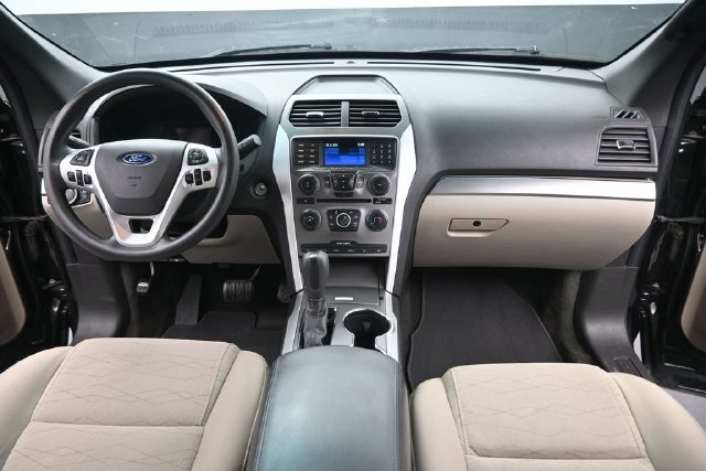 Used 2015 Ford Explorer FWD image 14