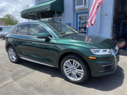 Used 2019 Audi Q5 2.0T Premium Plus w/ Premium Plus Package AWD/4WD image 3