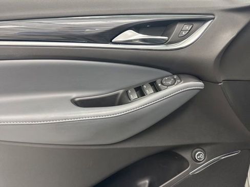 Used 2023 Buick Enclave Essence w/ Experience Buick Package FWD image 8
