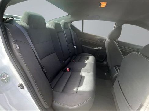 Used 2025 Nissan Altima 2.5 SV FWD image 23