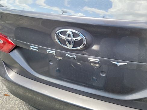 Used 2020 Toyota Camry LE FWD image 11