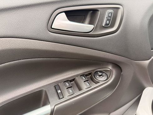 Used 2016 Ford Escape SE w/ SE Chrome Package image 10