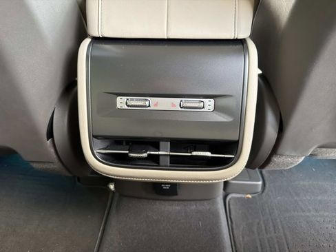 Used 2025 Lincoln Nautilus Reserve AWD/4WD image 25
