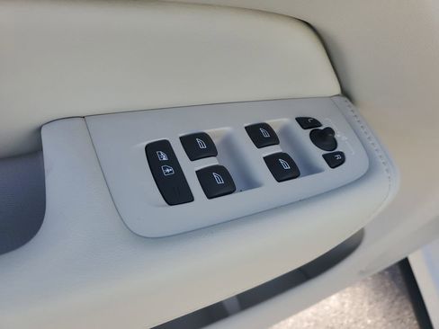 Certified 2025 Volvo XC60 B5 Ultra image 26