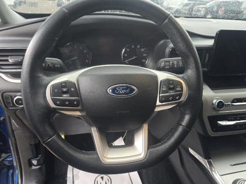 Used 2023 Ford Explorer XLT w/ Equipment Group 202A AWD/4WD image 7