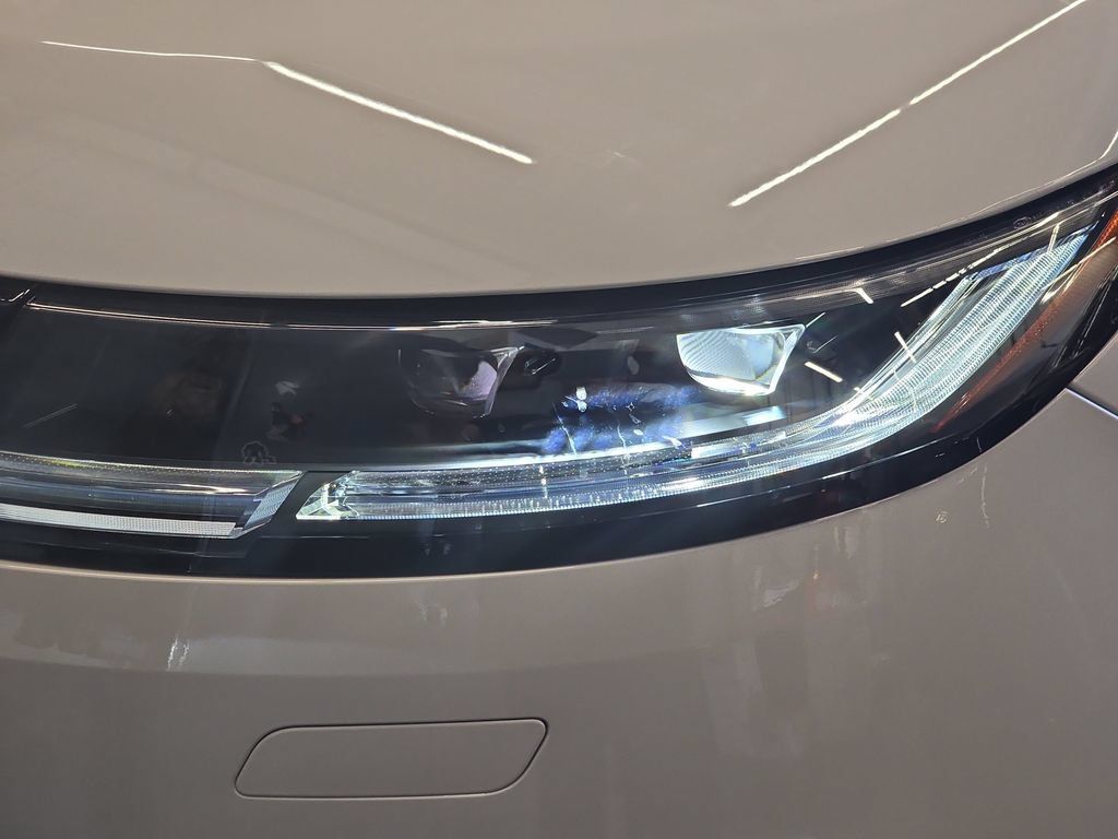 New 2026 Land Rover Range Rover Sport SE AWD/4WD image 21
