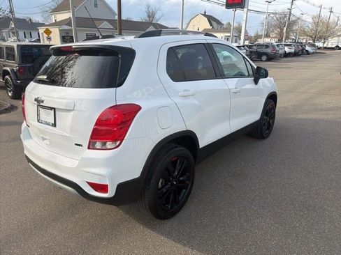 Used 2021 Chevrolet Trax LT w/ Redline Edition AWD/4WD image 5