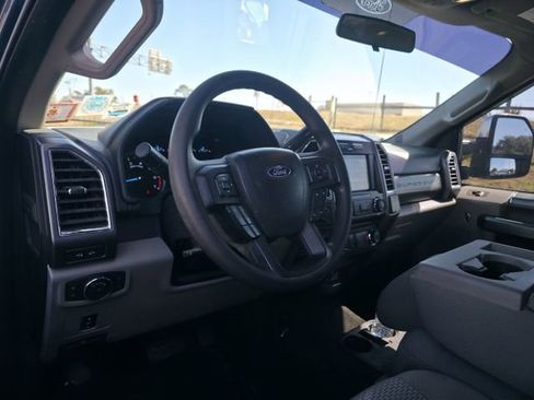 Used 2017 Ford F250 XLT w/ XLT Premium Package image 13