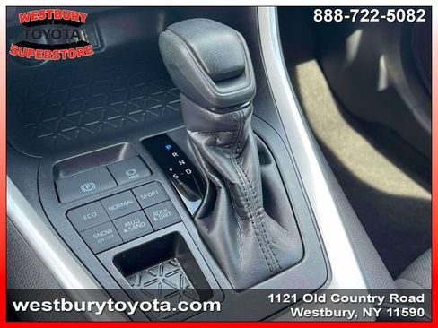 Used 2025 Toyota RAV4 XLE AWD/4WD image 32