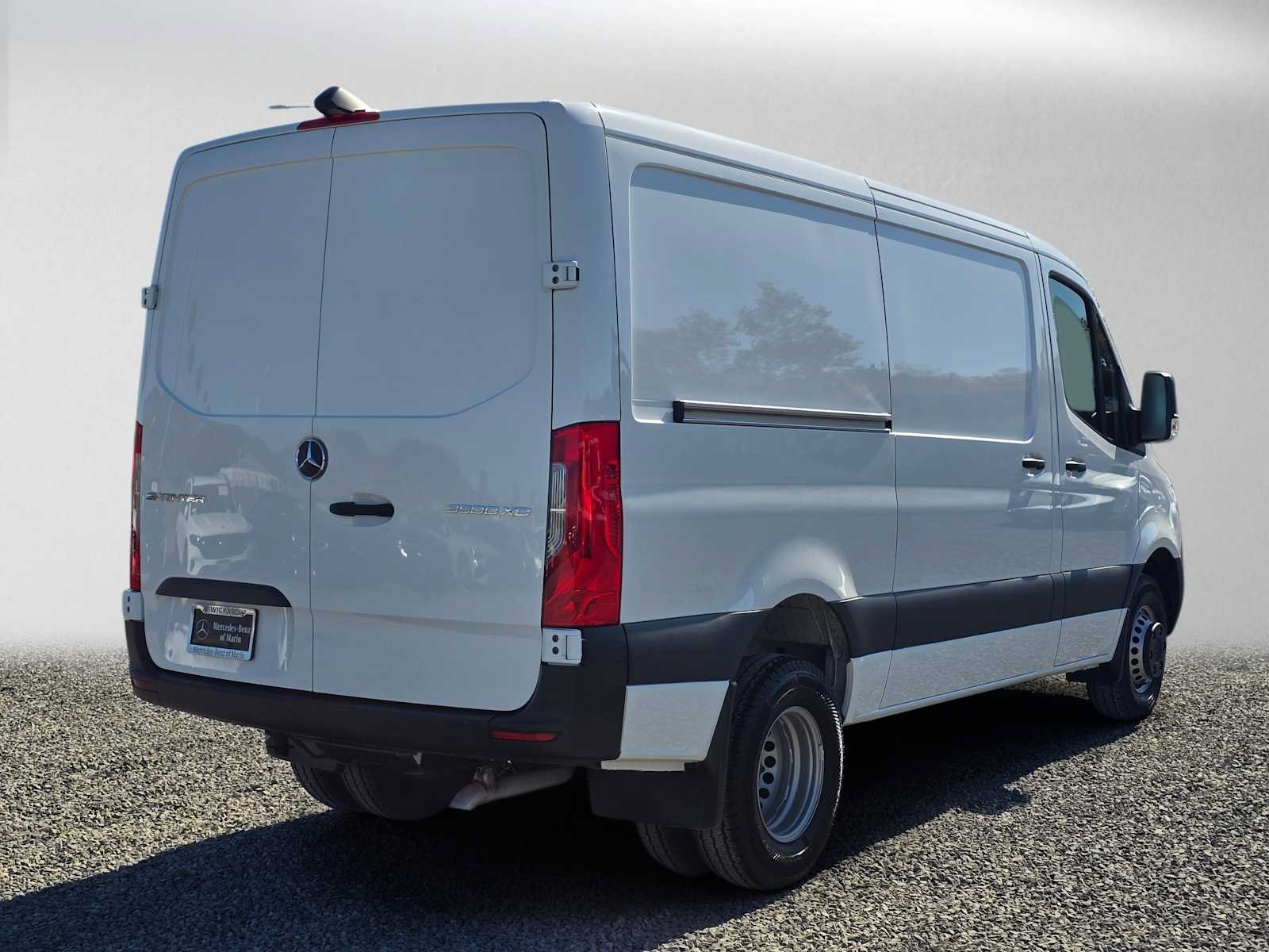 Used 2024 Mercedes-Benz Sprinter 3500 image 3