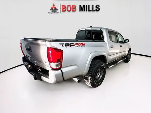 Used 2016 Toyota Tacoma TRD Sport w/ Towing Package image 7
