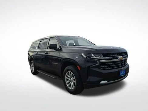 Used 2022 Chevrolet Suburban LT image 3