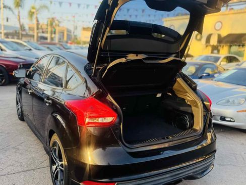 Used 2017 Ford Focus ST w/ Equipment Group 401A image 8