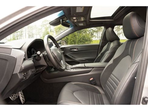 Used 2020 Toyota Avalon XSE image 11