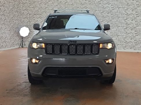 Used 2020 Jeep Grand Cherokee Altitude AWD/4WD image 2