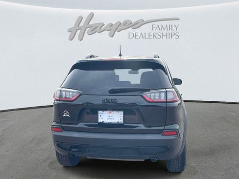 Used 2022 Jeep Cherokee Latitude AWD/4WD image 4