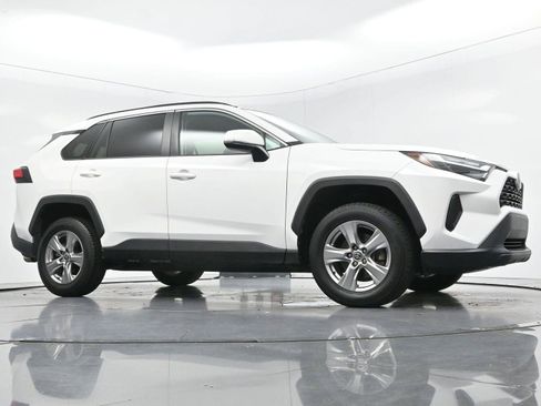 Used 2022 Toyota RAV4 XLE AWD/4WD image 42