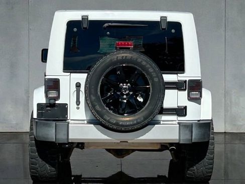 Used 2016 Jeep Wrangler Unlimited Sahara w/ Connectivity Group image 5