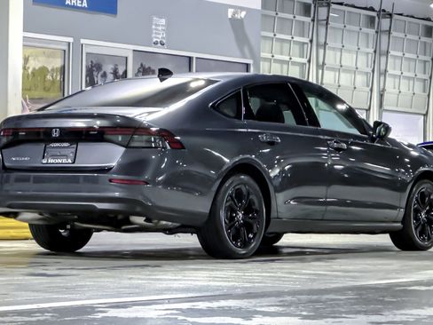 Used 2025 Honda Accord SE image 8