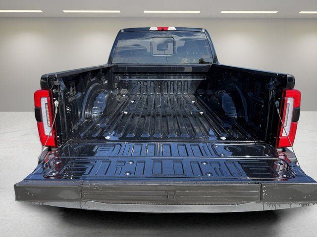 New 2027 Ford F350 Platinum w/ Platinum Plus Package AWD/4WD image 7