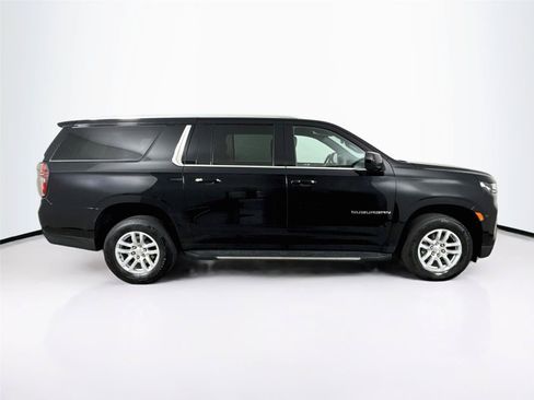 Used 2024 Chevrolet Suburban LS RWD image 7