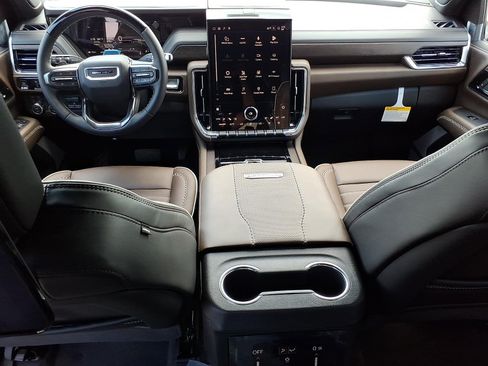 New 2026 GMC Yukon Denali Ultimate AWD/4WD image 10