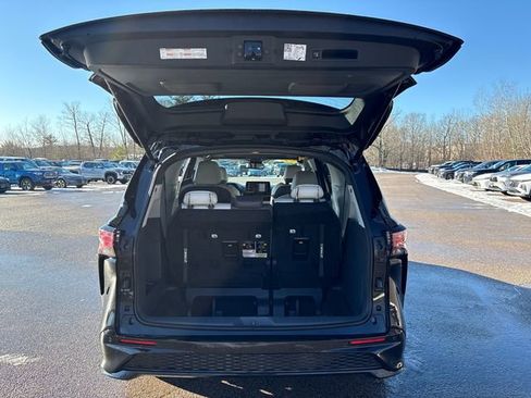 Used 2024 Toyota Sienna XSE image 13